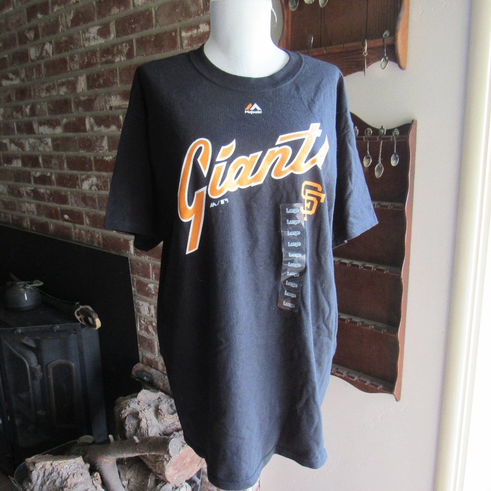 Majestic San Francisco Giants Tee Shirt New w Tags